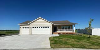$2,300 - 3 Bed / 2 Bath Beautiful Home with Fully Fenced Yard in Airway Heights Gallery 1