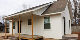 313 Douglas St Gallery 1