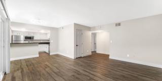 Modern Condo in Guard-Gated Community! Gallery 7