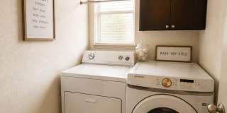 4 Bed House - North of UT Campus Gallery 20