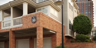 Carriage Place Gallery 19