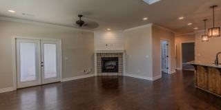 STUNNING 4 Bedroom, 2.5 Bathroom, 2 Car Garage In Fayetteville, AR Gallery 4