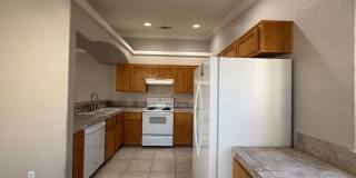 Unfurnished - Long term - Salt water Pool Gallery 8