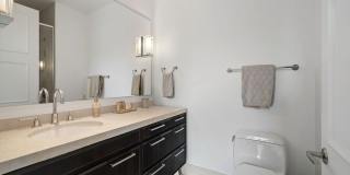 118 E ERIE Street Gallery 19