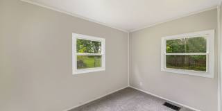 Cute Remodeled Two Bedroom 1 Bathroom Bungalow! Gallery 8