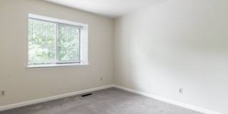 3 Bed/2 Bath Pet Friendly Bus Route. Parking. Gallery 14