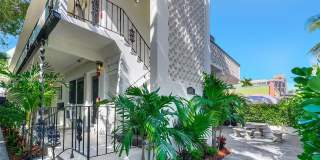 428 Collins Ave Gallery 18