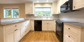 Charming Well-Kept Home Gallery 9