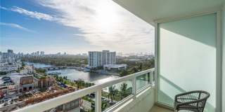4401 Collins Ave Gallery 1