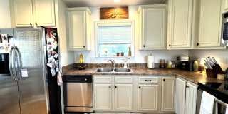 Minutes to the Beach! Conveniently located between Jacksonville & Wilmington Gallery 13