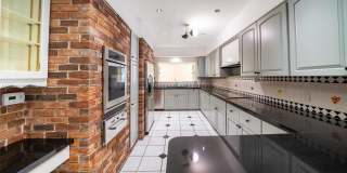 1310 Jackson St Gallery 16