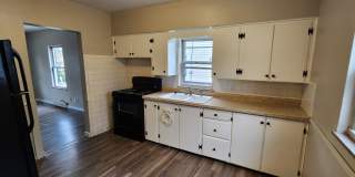 Beaverdale! 2 Bedroom, 1 Bathroom home with detached garage Beaverdale! 2 Bedroom, 1 Bathroom home with detached garage Gallery 5