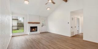 College Station - 3 bedroom - 2 bath house with garage and fenced back yard. Gallery 10