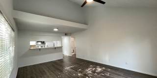 400-420 N. Oakland Ave. Gallery 22