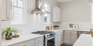 Beautiful Charlotte Park Townhome With Two Car Garage Gallery 21