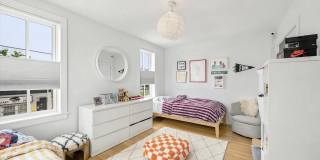64 W QUEEN Lane Gallery 12