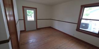 Handicap Accessible with 4 Bedrooms + Bonus Room & 2 Full Baths (Month-to-Month leases only) Gallery 17