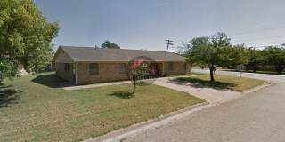 Southside Duplex with Covered Parking-Great location Gallery 1