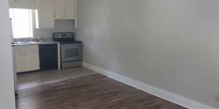 Spacious 4-Bedroom Home in Peoria — Dog-Friendly & Move-In Ready! Gallery 3