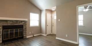 Beautiful Round Rock Townhome | Granite Counters, Stainless Appliances & Fenced Yard Gallery 4