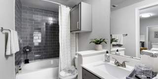 The Beverly at Shadow Lake Gallery 5