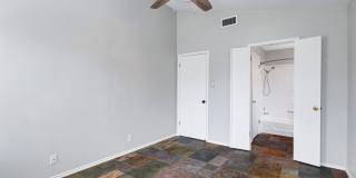 9406 Swans Crossing Gallery 10