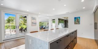 50 Deer Park Ave Gallery 40