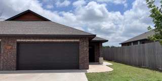 3br 2ba duplex with 2 car garage in OKC! Gallery 1