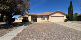 Beautiful 4 bedroom home in the neighborhood of Canyon De Flores! Gallery 1