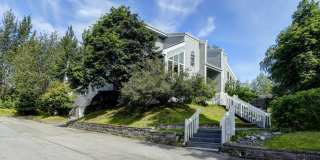 Spacious and bright condo located in a quiet area that boasts the perfect combination of style and comfort. Gallery 4