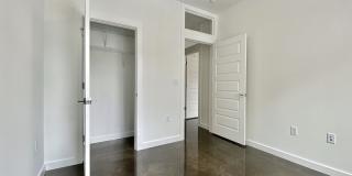 1219 Bainbridge St Gallery 14