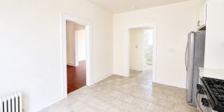 137 Hammond Ave Gallery 7