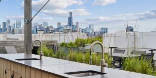 Luxe on Chicago Gallery 12