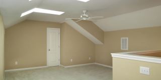 211 Chateau Place Gallery 13