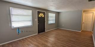 Must See 3/2/1 over 1000sf with tile/laminate floors, fresh paint, fenced yard and large living room!! Must See 3/2/1 over 1000sf with tile/laminate floors, fresh paint, fenced yard and large living room!! Gallery 4
