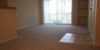 RIVERVIEW: 2 bed/1 bath, 3rd floor Condo Gallery 5