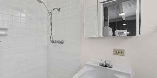 Renovated Tropic Gardens Town House for rent! Gallery 8