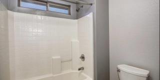 Stunning 4BR House in Phoenix with sparkling pool, resort style backyard and solar panles Gallery 16