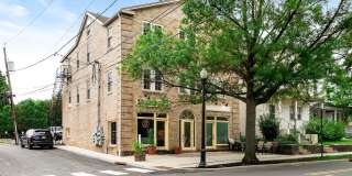 Stunning 2 Bedroom Unit in Downtown Princeton Gallery 1