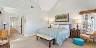 115 Topaz Gallery 28