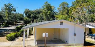 Great home on corner lot Gallery 4