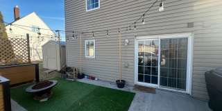 Industrial Style 3 Bedroom Home AVAILABLE JUNE!!! Gallery 1