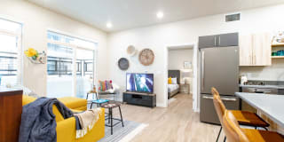 Pierpont By Urbana Gallery 21