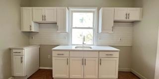 184 West Runyon Street Gallery 1