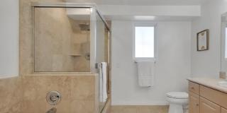 Hidden-Gem Townhouse in WeHo: 2 Bed/2.5 Bath, Private Entrance + Patios, 2 Parking, Norma Triangle Gallery 20