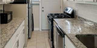 1916-34 W Winona / 5103-15 N Winchester Gallery 5