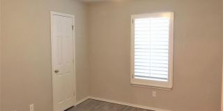 Beautifully Updated 3 bed 2 bath Gallery 10