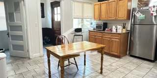 Gorgeous modern entire home perfect for large student groups available 9/1/2027 Gallery 16