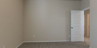 SPACIOUS 4-BEDROOM HOME IN SOMERSET TRAILS Gallery 17