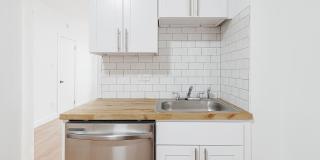 1430 W Superior Street unit: 2R Gallery 3